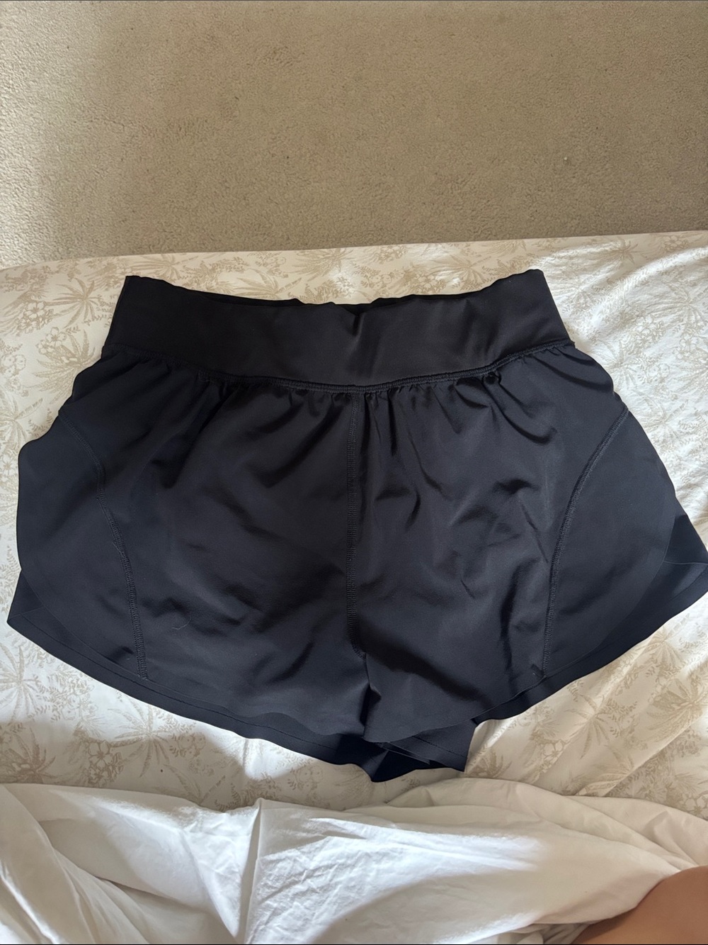 Aritzia Black Women's Athletic Shorts - High Waist Active